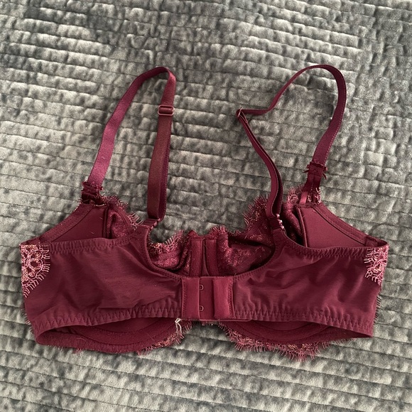 Victoria’s Secret bra 34D - Picture 2 of 4